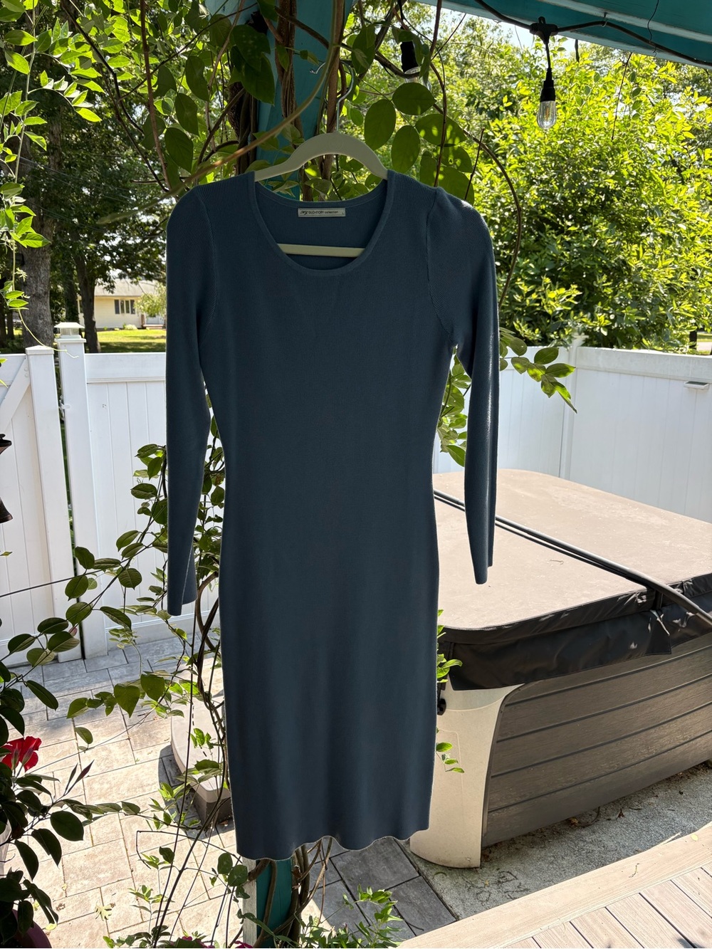 Long-Sleeve Scoop Neck Bodycon Dress in Teal Blue
